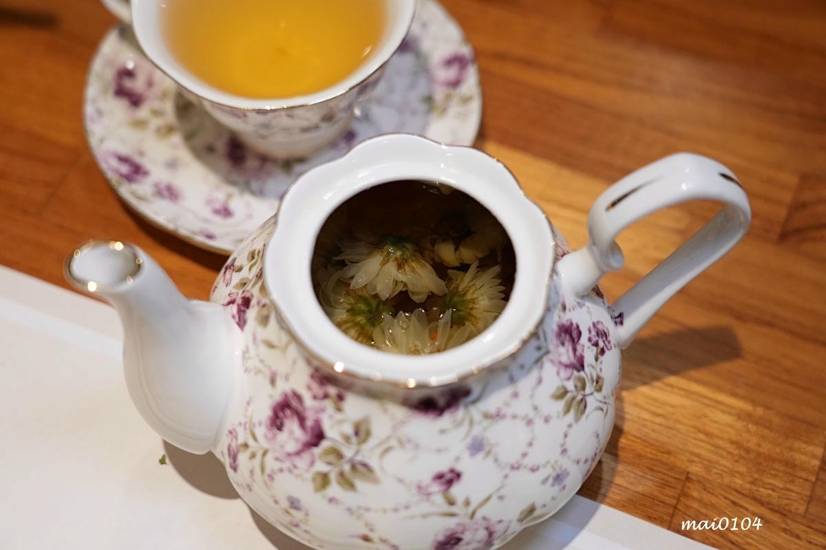 桃園龍潭景觀餐廳|野薑花與貓~野薑花入菜還可以與貓咪近距離接 桃園龍潭景觀餐廳|野薑花與貓~野薑花入菜還可以與貓咪近距離接