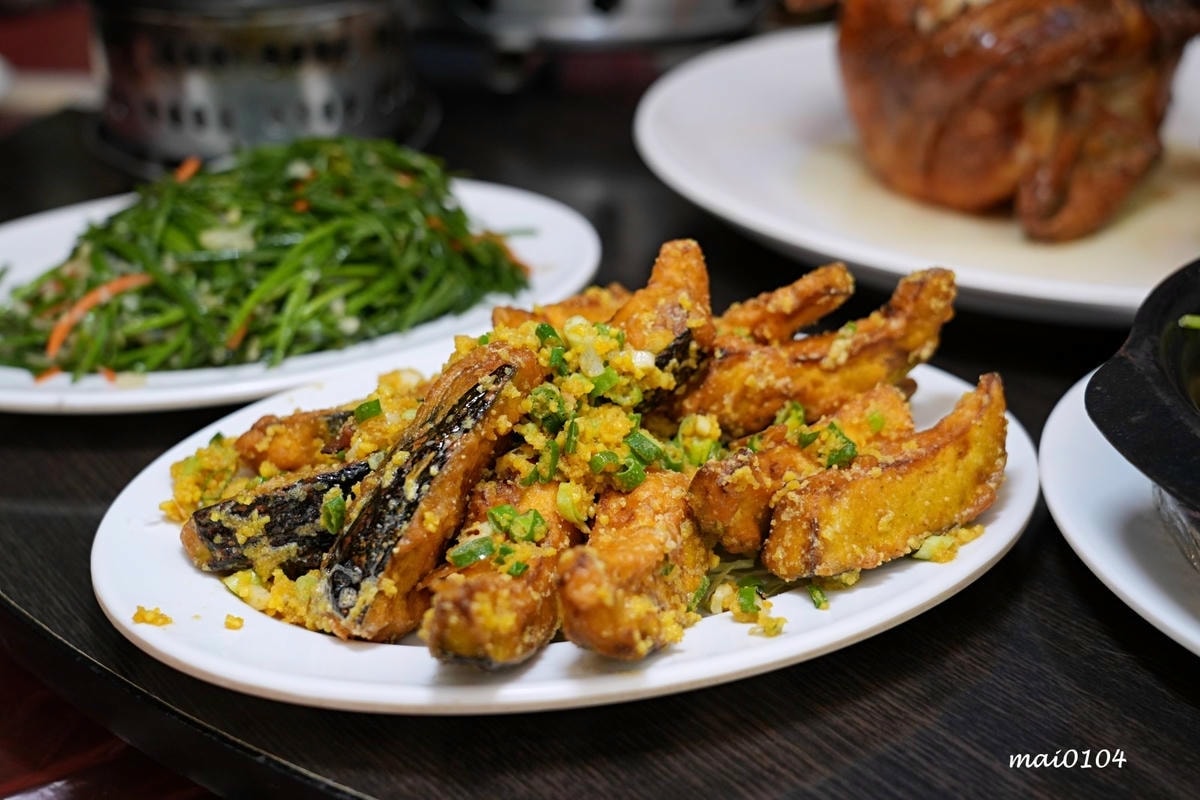 宜蘭美食推薦|百匯窯烤雞餐廳~二連霸榮獲十大好食餐廳,窯烤雞 宜蘭美食推薦|百匯窯烤雞餐廳~二連霸榮獲十大好食餐廳,窯烤雞