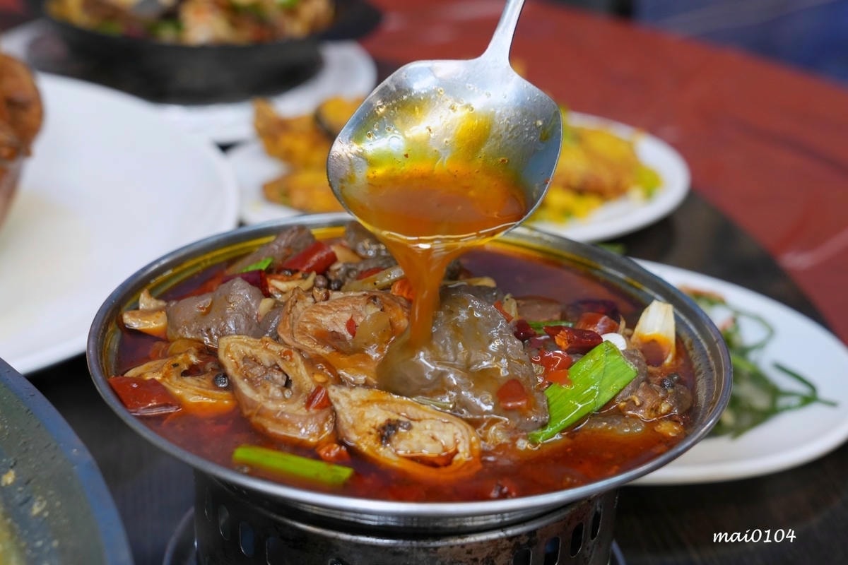 宜蘭美食推薦|百匯窯烤雞餐廳~二連霸榮獲十大好食餐廳,窯烤雞 宜蘭美食推薦|百匯窯烤雞餐廳~二連霸榮獲十大好食餐廳,窯烤雞