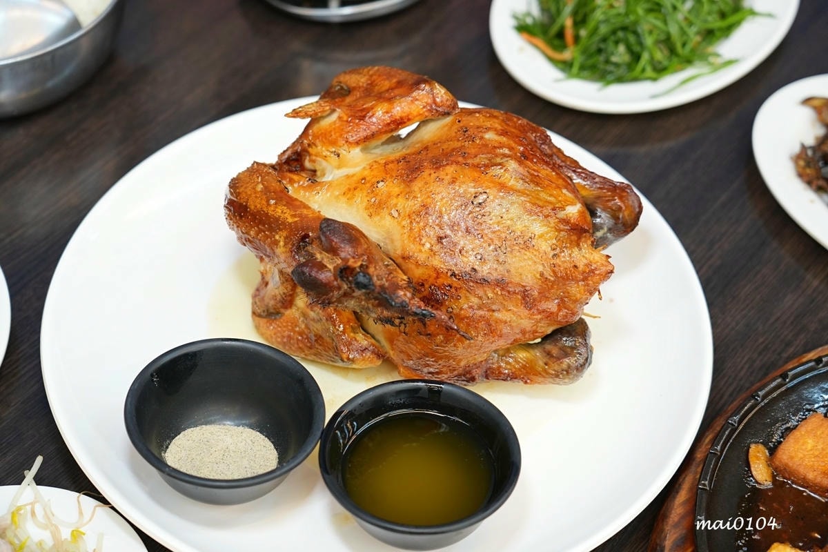宜蘭美食推薦|百匯窯烤雞餐廳~二連霸榮獲十大好食餐廳,窯烤雞 宜蘭美食推薦|百匯窯烤雞餐廳~二連霸榮獲十大好食餐廳,窯烤雞