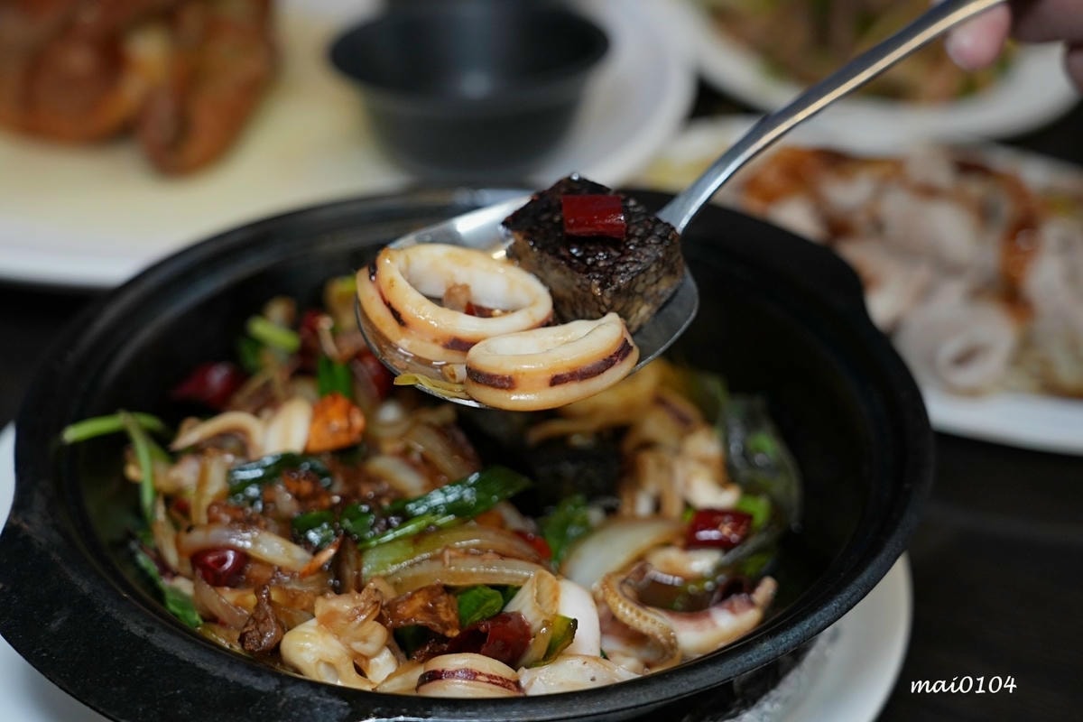 宜蘭美食推薦|百匯窯烤雞餐廳~二連霸榮獲十大好食餐廳,窯烤雞 宜蘭美食推薦|百匯窯烤雞餐廳~二連霸榮獲十大好食餐廳,窯烤雞