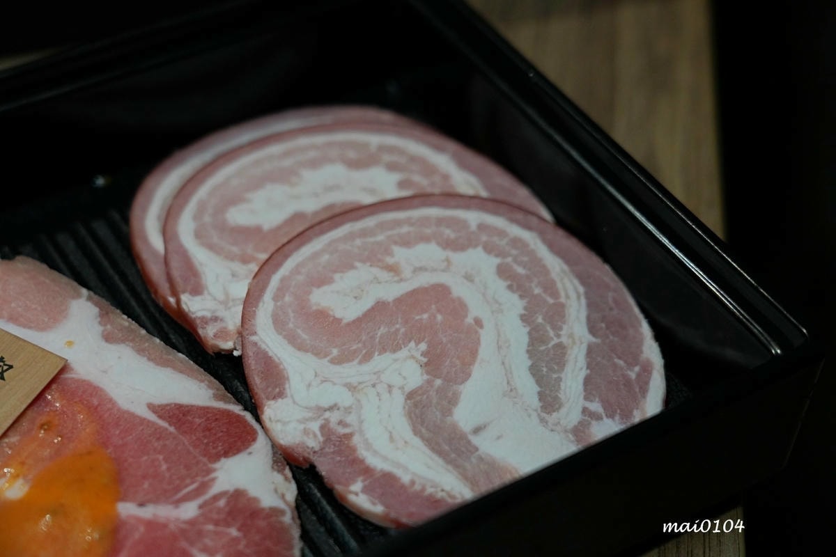 赤富士日式無煙燒肉鍋物中壢店～火鍋+燒烤吃到飽，啤酒無限暢飲