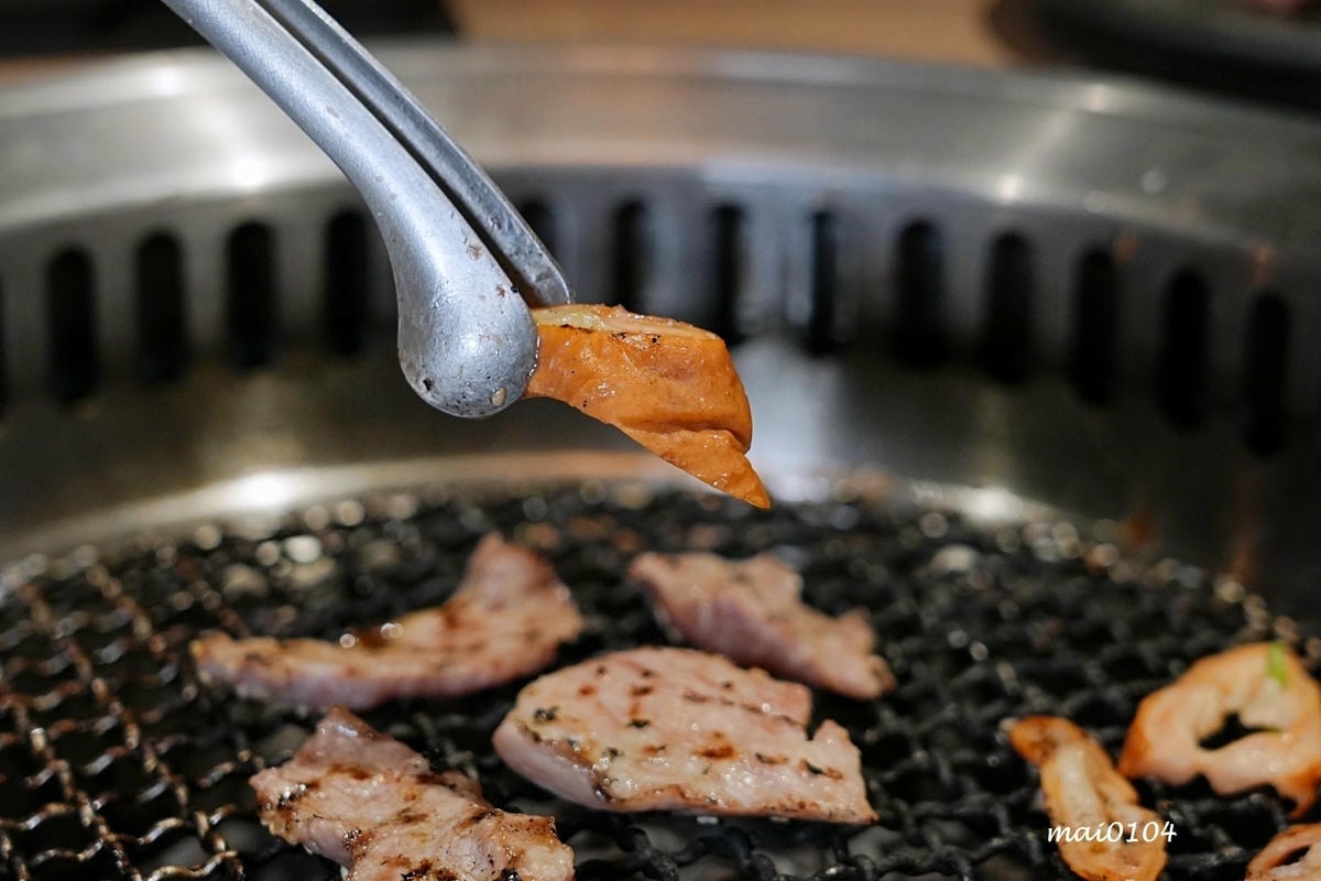 赤富士日式無煙燒肉鍋物中壢店～火鍋+燒烤吃到飽，啤酒無限暢飲