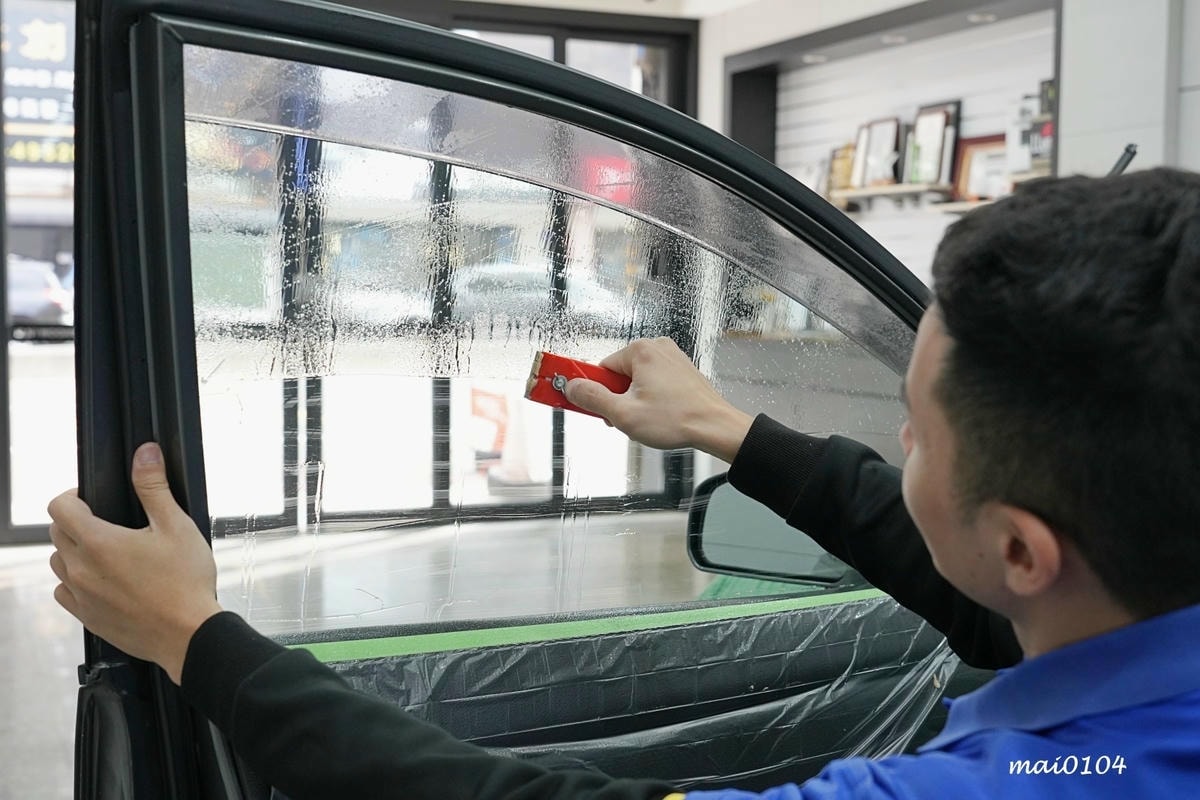 群展汽車隔熱紙~高端紙格菱威汽車隔熱紙,防曬、隱蔽性佳、省預 群展汽車隔熱紙~高端紙格菱威汽車隔熱紙,防曬、隱蔽性佳、省預