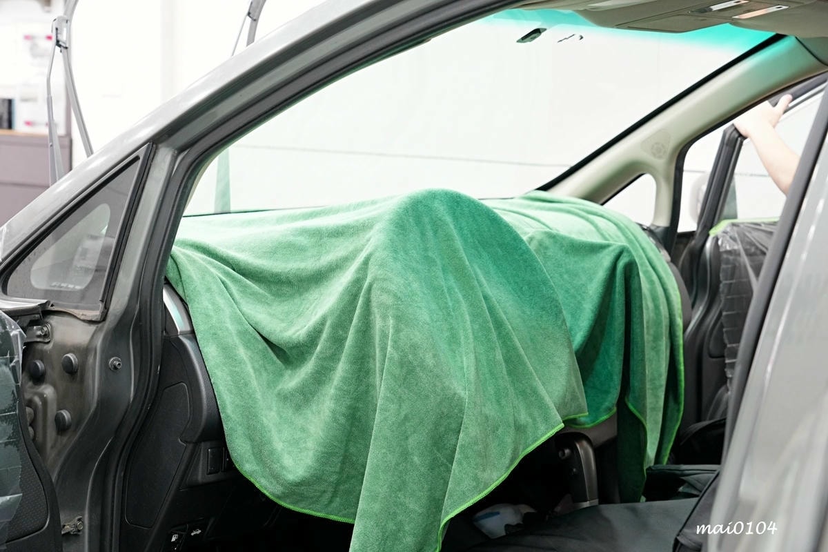 群展汽車隔熱紙~高端紙格菱威汽車隔熱紙,防曬、隱蔽性佳、省預 群展汽車隔熱紙~高端紙格菱威汽車隔熱紙,防曬、隱蔽性佳、省預