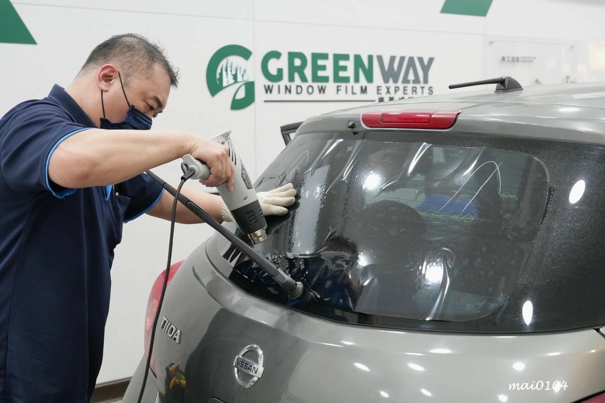 群展汽車隔熱紙~高端紙格菱威汽車隔熱紙,防曬、隱蔽性佳、省預 群展汽車隔熱紙~高端紙格菱威汽車隔熱紙,防曬、隱蔽性佳、省預