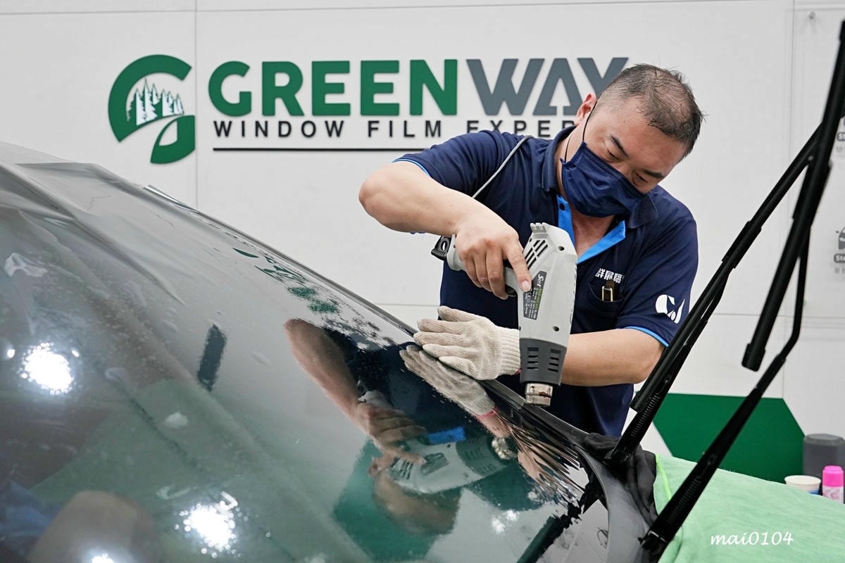 群展汽車隔熱紙~高端紙格菱威汽車隔熱紙,防曬、隱蔽性佳、省預 群展汽車隔熱紙~高端紙格菱威汽車隔熱紙,防曬、隱蔽性佳、省預