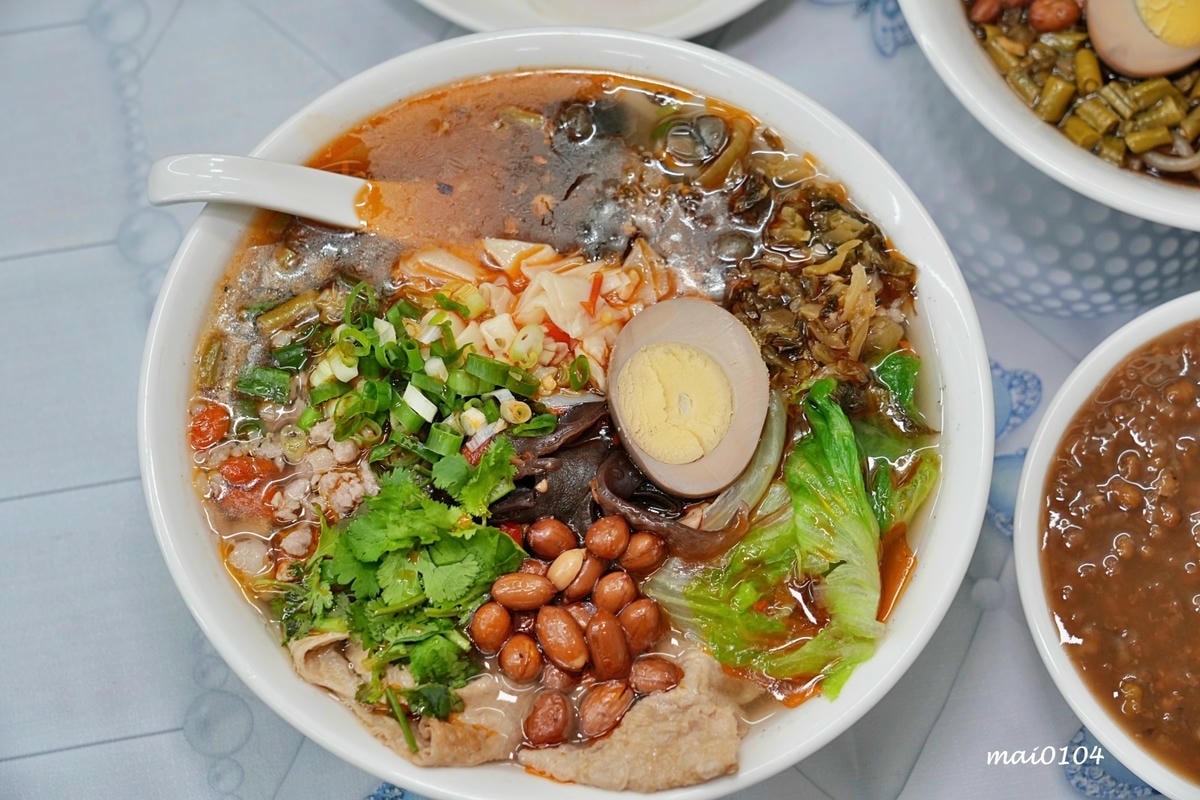 台北萬華美食｜甲天下桂林米粉～隱身在西門町巷弄內的酸辣粉、螺