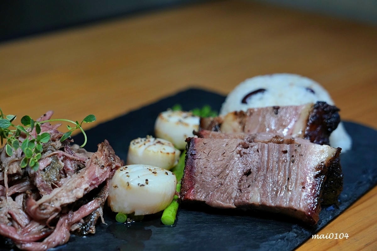 板橋美食｜橙子美式炭烤餐廳～板橋美式炭烤餐廳也是餐酒館，價格