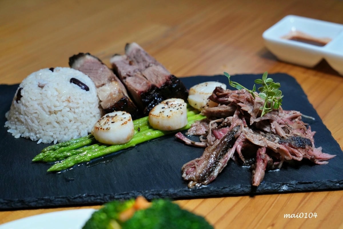 板橋美食｜橙子美式炭烤餐廳～板橋美式炭烤餐廳也是餐酒館，價格