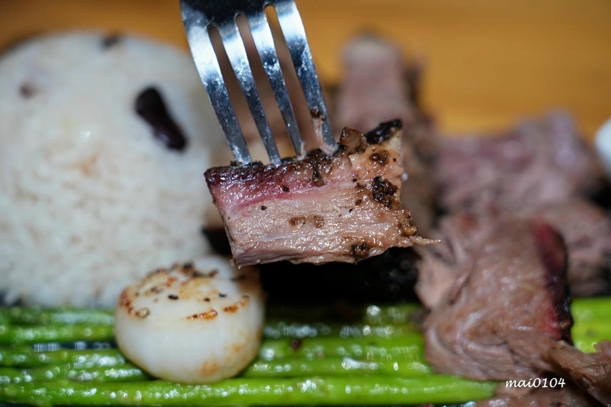 板橋美食｜橙子美式炭烤餐廳～板橋美式炭烤餐廳也是餐酒館，價格
