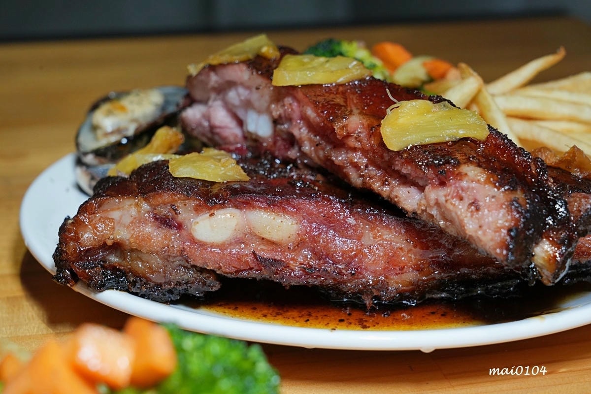 板橋美食｜橙子美式炭烤餐廳～板橋美式炭烤餐廳也是餐酒館，價格