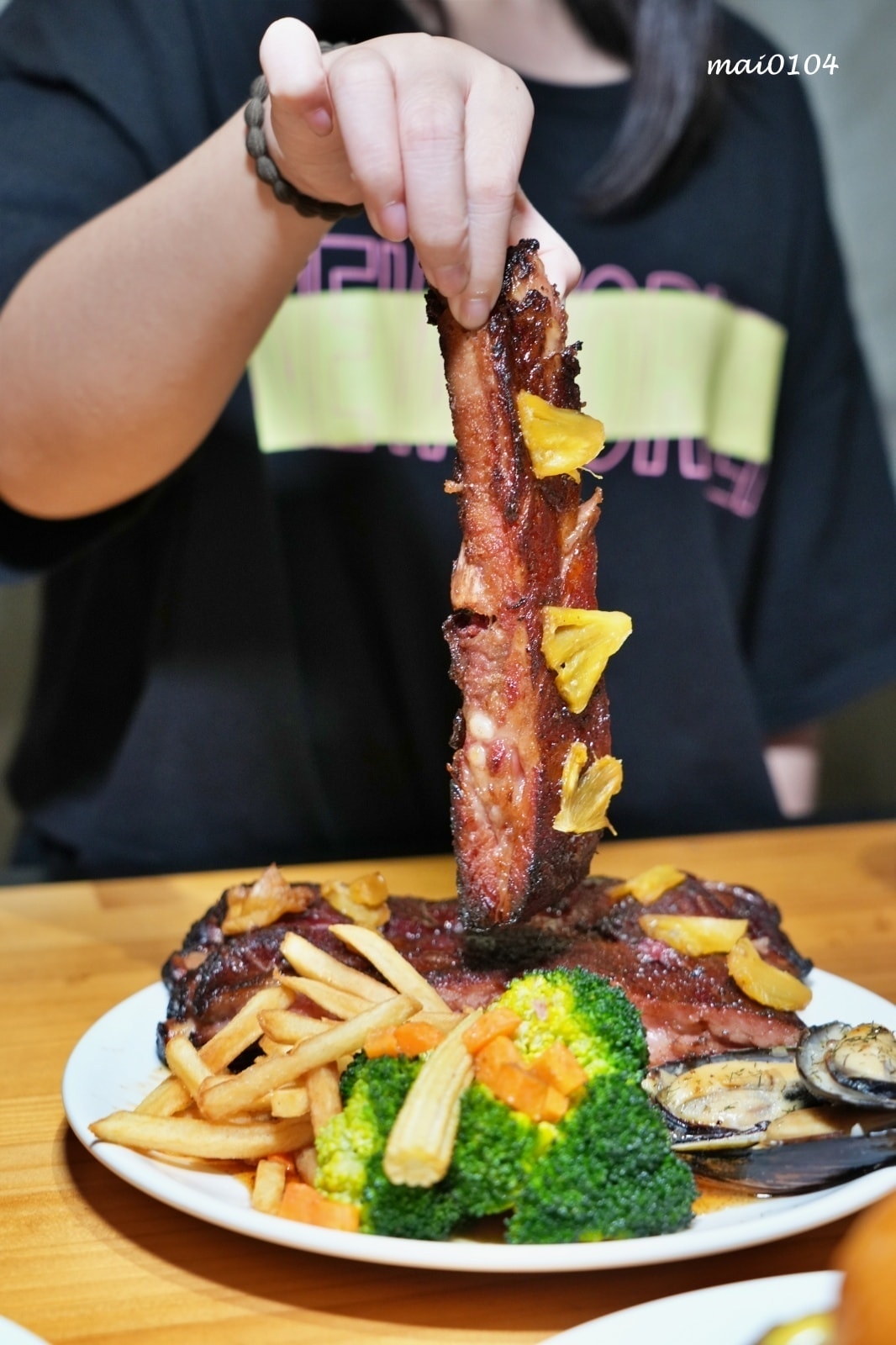 板橋美食｜橙子美式炭烤餐廳～板橋美式炭烤餐廳也是餐酒館，價格