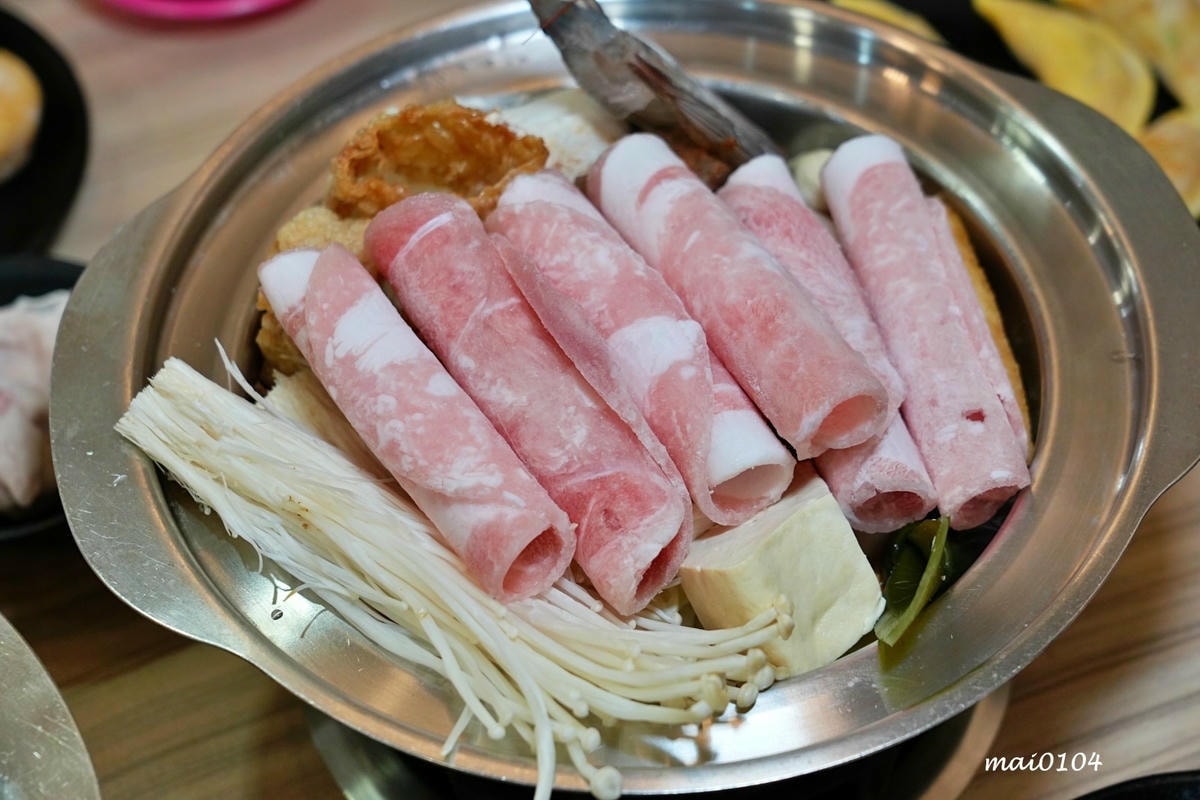 中壢小火鍋推薦|逸小鍋鍋の物~單人獨享鴛鴦鍋、素食鍋物、自助 中壢小火鍋推薦|逸小鍋鍋の物~單人獨享鴛鴦鍋、素食鍋物、自助