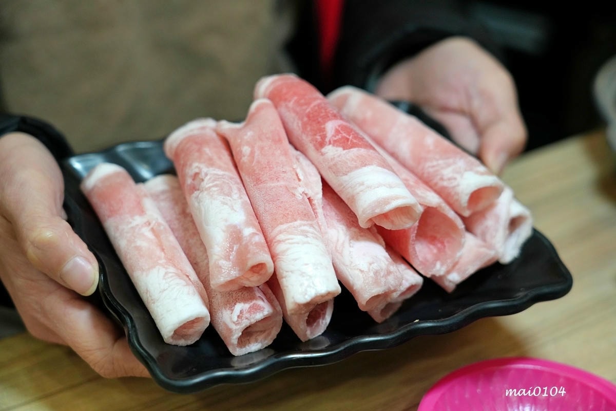 中壢小火鍋推薦|逸小鍋鍋の物~單人獨享鴛鴦鍋、素食鍋物、自助 中壢小火鍋推薦|逸小鍋鍋の物~單人獨享鴛鴦鍋、素食鍋物、自助