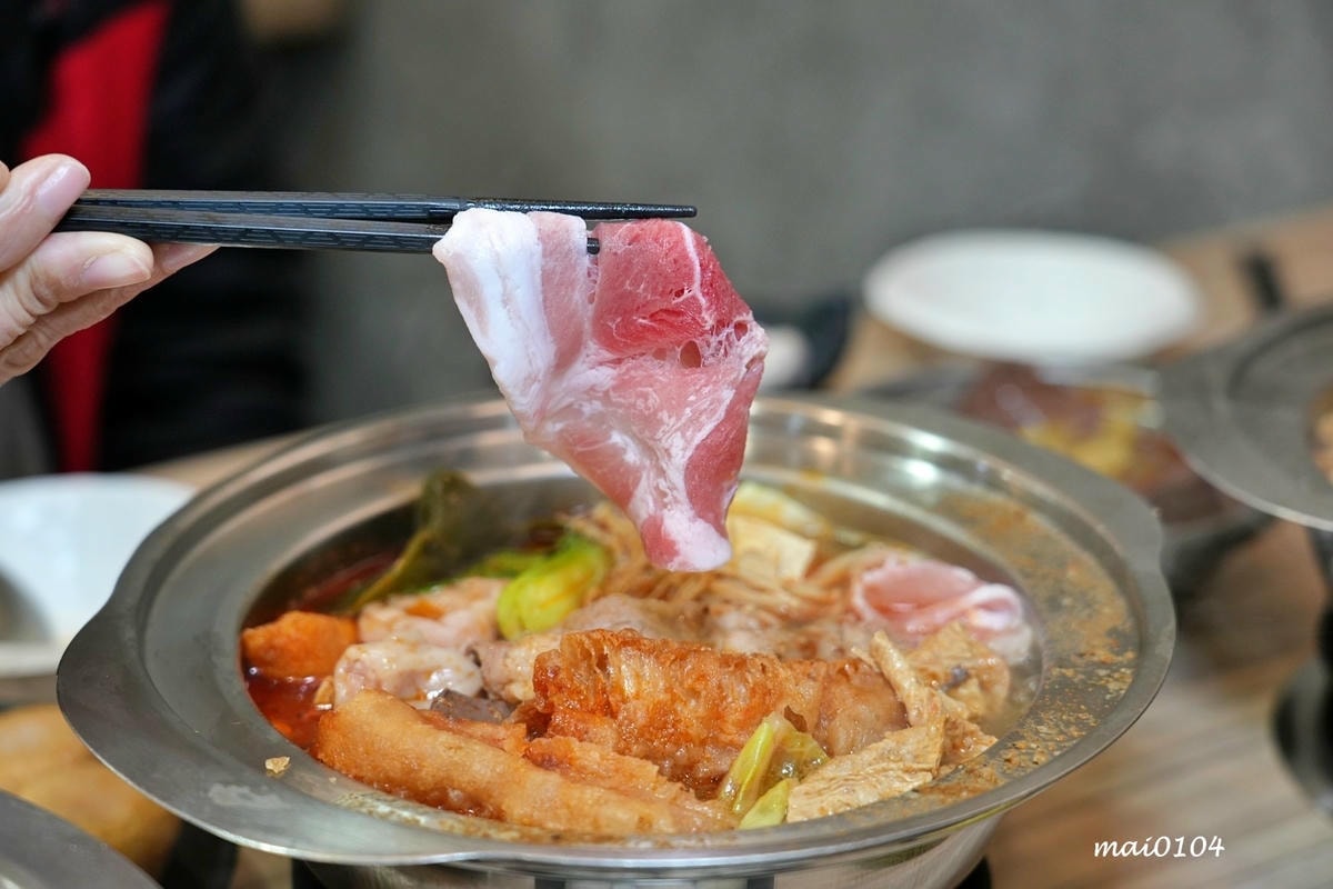 中壢小火鍋推薦|逸小鍋鍋の物~單人獨享鴛鴦鍋、素食鍋物、自助 中壢小火鍋推薦|逸小鍋鍋の物~單人獨享鴛鴦鍋、素食鍋物、自助