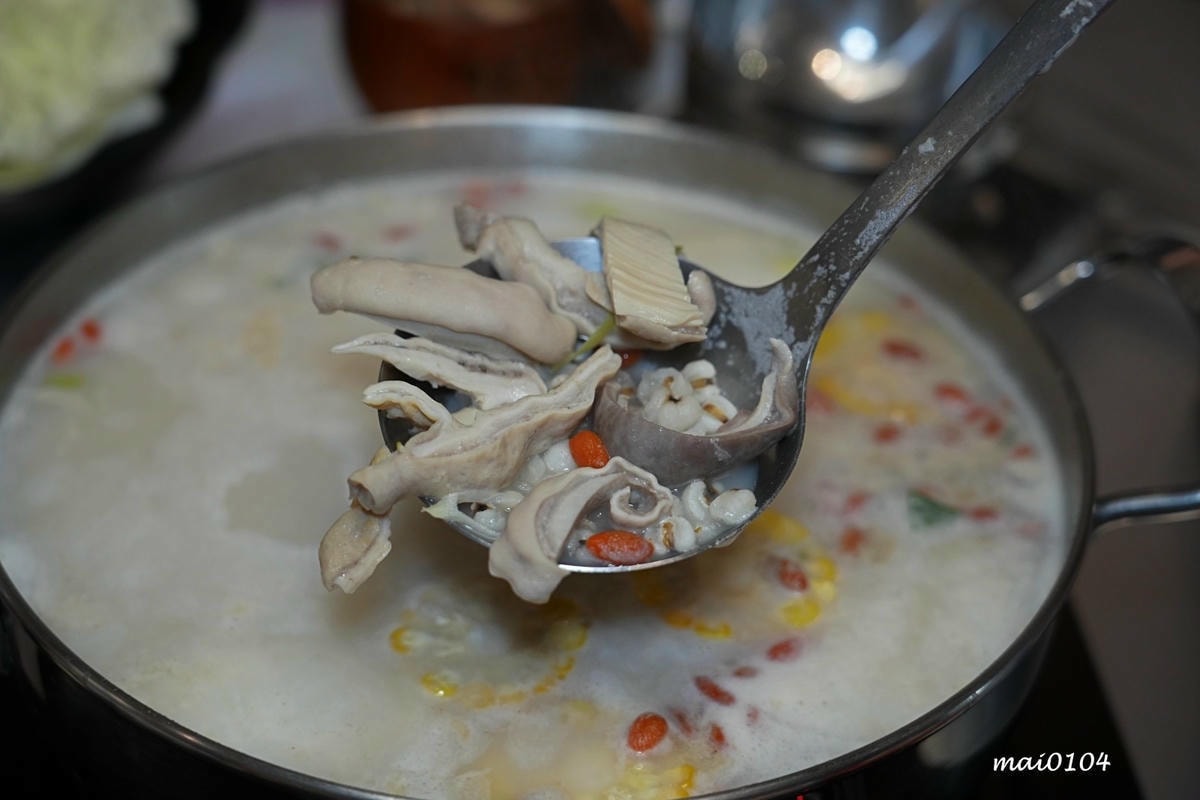 台北松山美食|蘇記滴兜雞胡椒豬肚雞Taipei ~超濃郁大骨 台北松山美食|蘇記滴兜雞胡椒豬肚雞Taipei ~超濃郁大骨