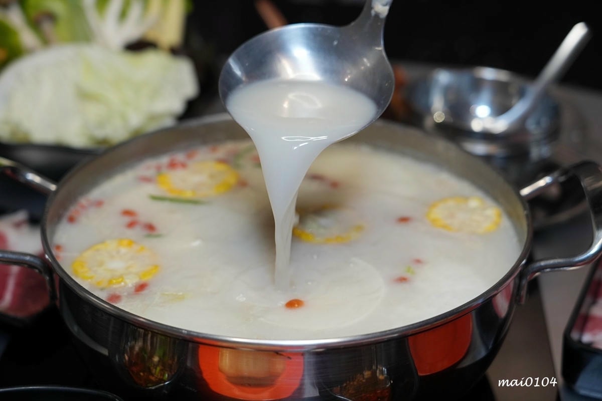 台北松山美食|蘇記滴兜雞胡椒豬肚雞Taipei ~超濃郁大骨 台北松山美食|蘇記滴兜雞胡椒豬肚雞Taipei ~超濃郁大骨