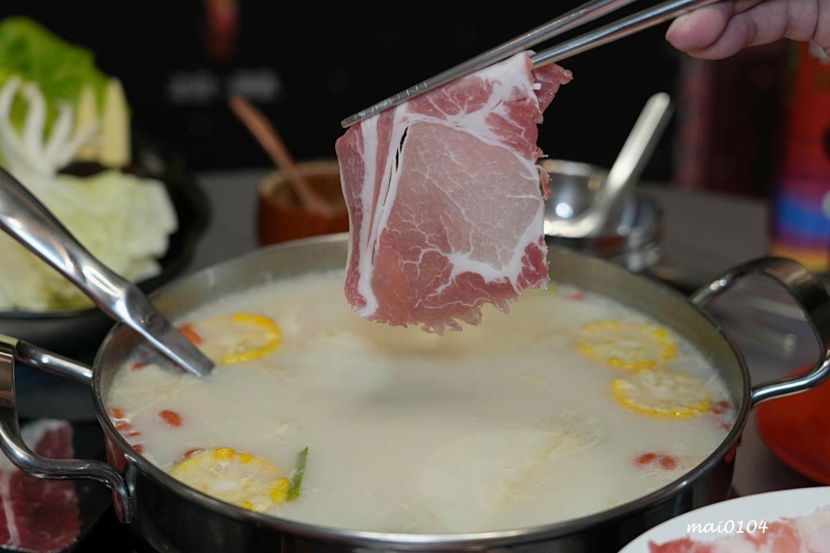 台北松山美食|蘇記滴兜雞胡椒豬肚雞Taipei ~超濃郁大骨 台北松山美食|蘇記滴兜雞胡椒豬肚雞Taipei ~超濃郁大骨