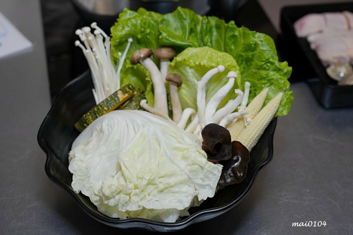 台北松山美食|蘇記滴兜雞胡椒豬肚雞Taipei ~超濃郁大骨 台北松山美食|蘇記滴兜雞胡椒豬肚雞Taipei ~超濃郁大骨