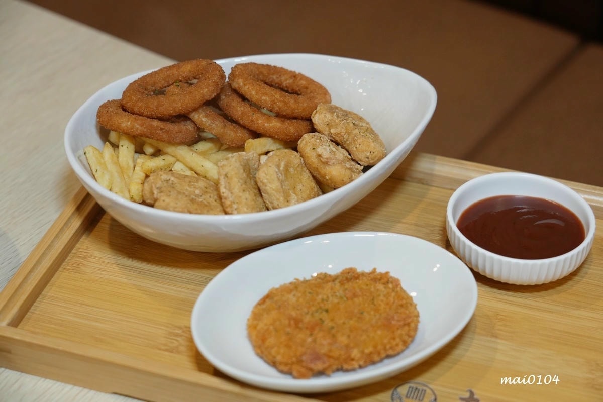 竹北美食推薦|真咖郎~結合各國咖哩的濃郁風味,只要120元起 竹北美食推薦|真咖郎~結合各國咖哩的濃郁風味,只要120元起