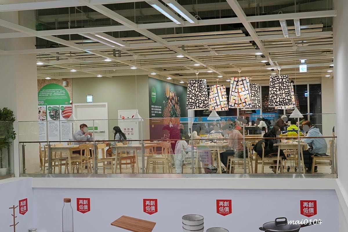 冷飲30、熱飲35元起無限續杯、霜淇淋也只要10元，不限時、