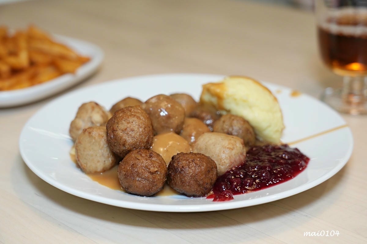 冷飲30、熱飲35元起無限續杯、霜淇淋也只要10元，不限時、