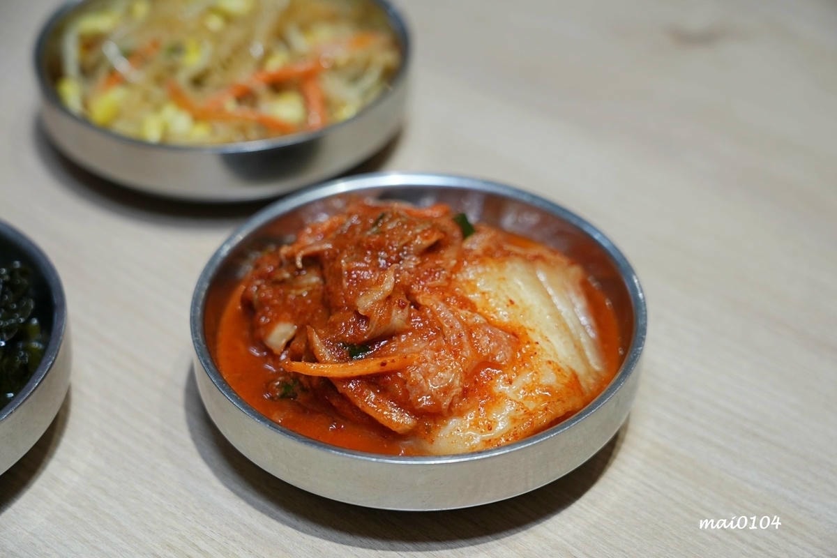 中壢韓式料理推薦｜馬柒韓式料理～麥茶、韓式小菜吃到飽，不收服