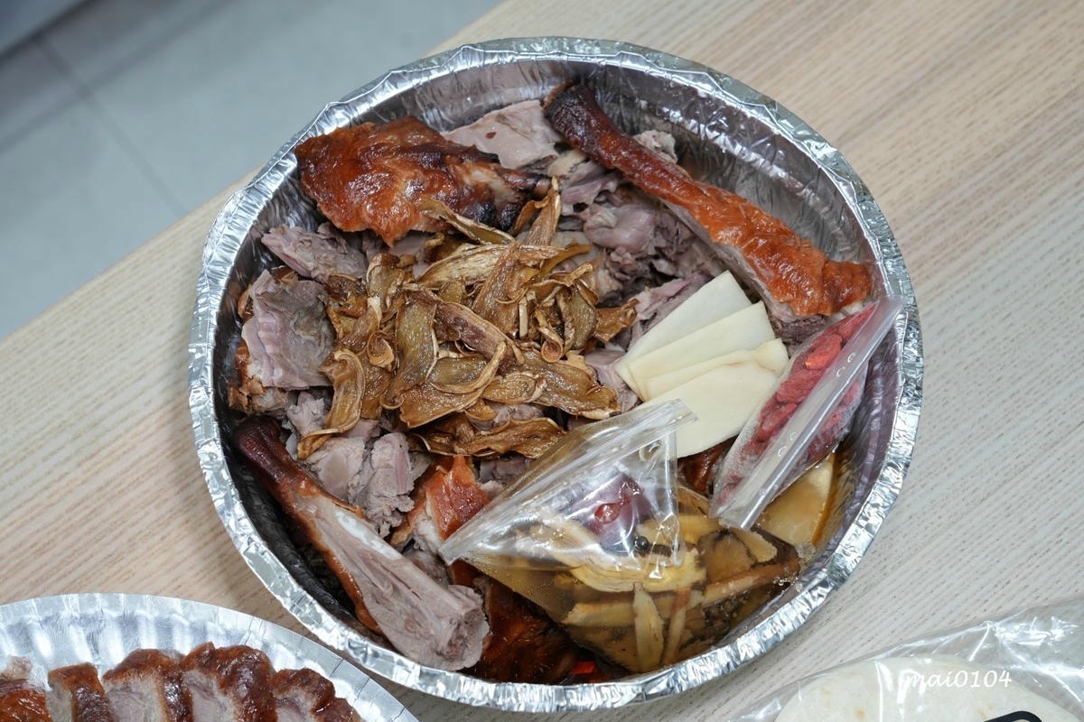 台北松山美食|京城烤鴨信義永吉店~烤鴨兩吃到五吃,還可以吃的 台北松山美食|京城烤鴨信義永吉店~烤鴨兩吃到五吃,還可以吃的
