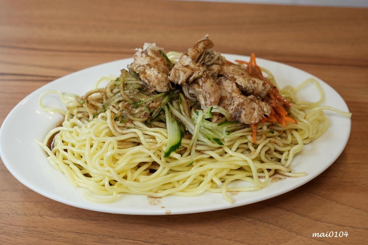 中壢老字號涼麵,在地經營逾二十個年頭以上,是人氣、排隊老店, 中壢老字號涼麵,在地經營逾二十個年頭以上,是人氣、排隊老店,