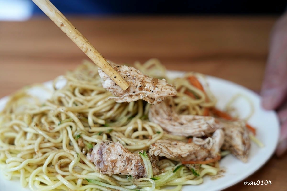 中壢老字號涼麵,在地經營逾二十個年頭以上,是人氣、排隊老店, 中壢老字號涼麵,在地經營逾二十個年頭以上,是人氣、排隊老店,