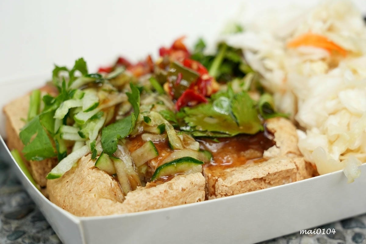 隱身在巷弄內公園旁的臭豆腐攤車!之前只營業3.5小時,現在延 隱身在巷弄內公園旁的臭豆腐攤車!之前只營業3.5小時,現在延