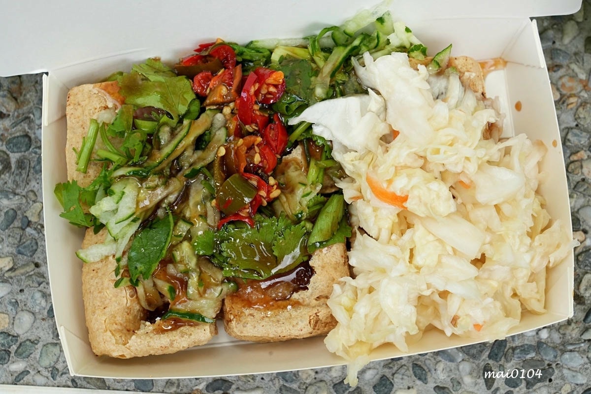 隱身在巷弄內公園旁的臭豆腐攤車!之前只營業3.5小時,現在延 隱身在巷弄內公園旁的臭豆腐攤車!之前只營業3.5小時,現在延