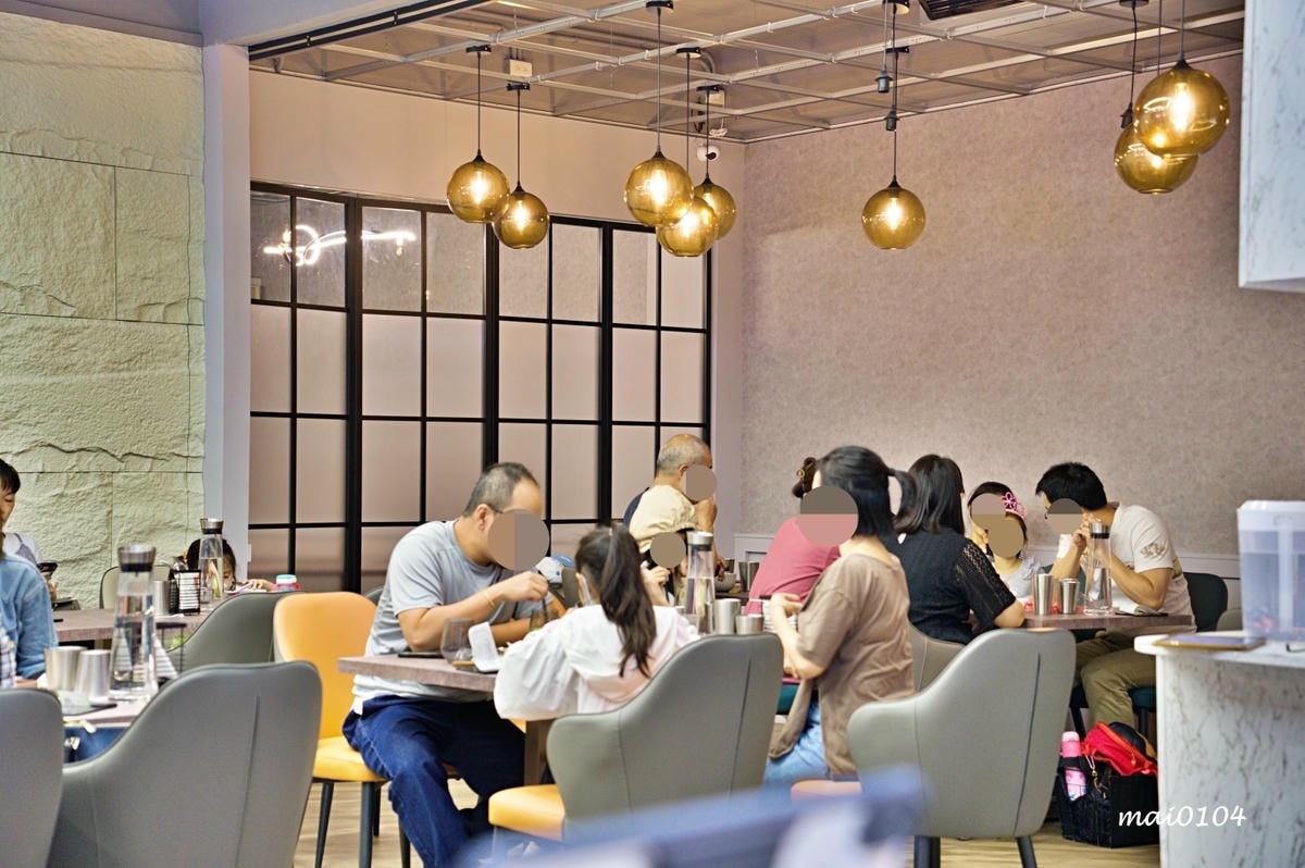 新店美食｜Eat enjoy意享美式廚房新店店～超浮誇的龍蝦
