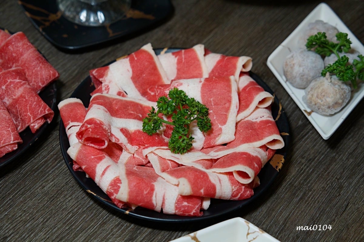 正宗四川麻辣鍋推薦｜瓦法奇朵W.麻辣Bar放感情～壽星用餐幾