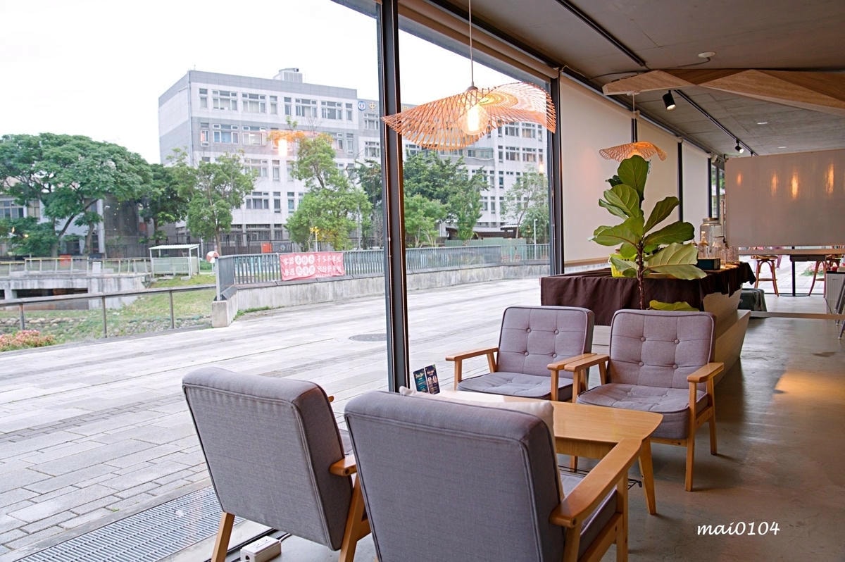 中原大學聚餐餐廳｜玩逗樹咖啡中原店～平日不限時、提供WIFI