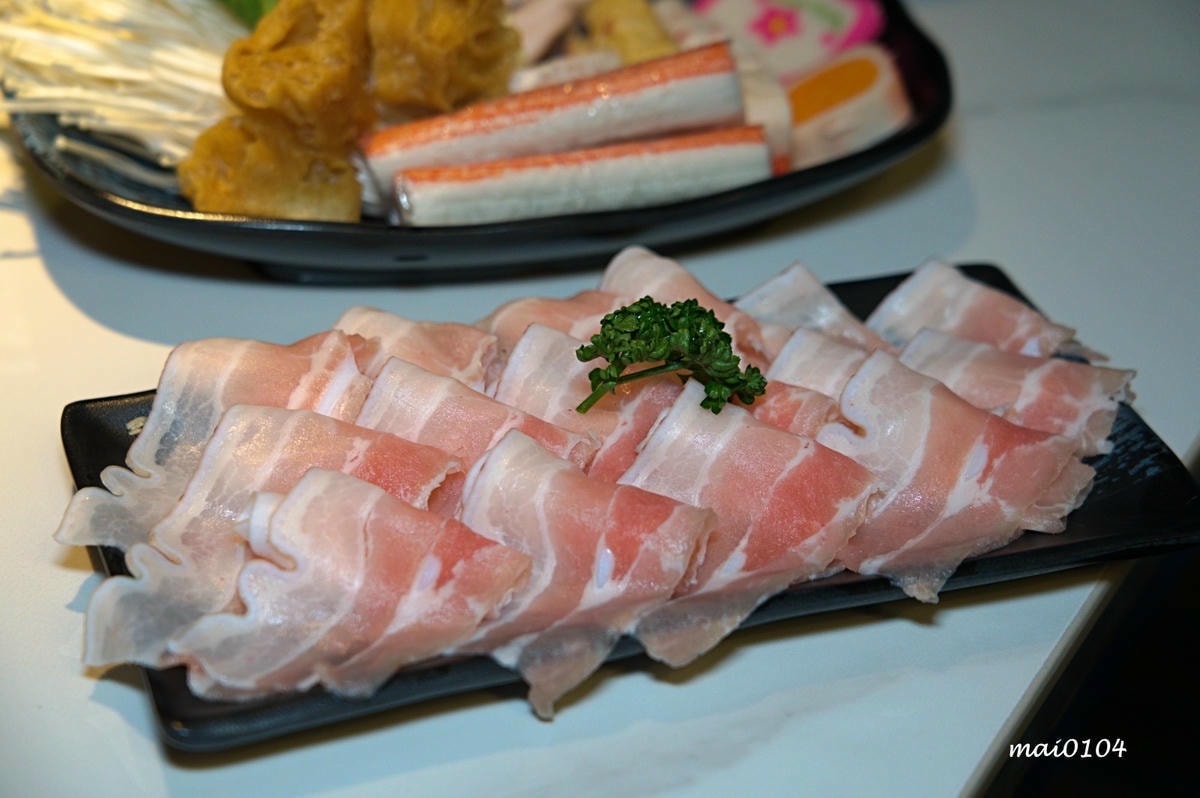 楊梅砸鍋火鍋專賣店～楊梅火車站前工業風格的涮涮鍋，用餐享滷肉