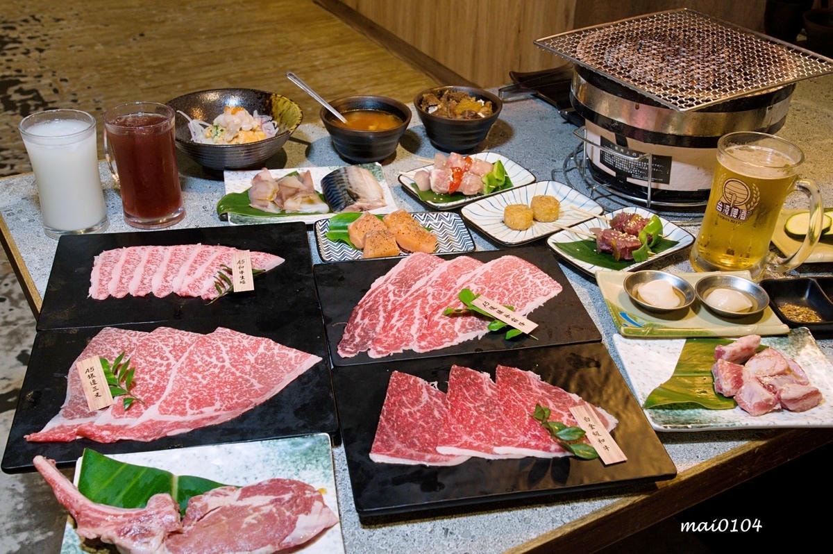 桃園燒肉吃到飽｜鬥佐碳火燒肉職人桃園店～日本A5和牛、鮭魚菲