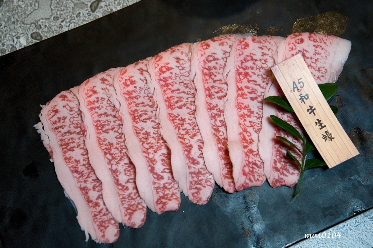 桃園燒肉吃到飽｜鬥佐碳火燒肉職人桃園店～日本A5和牛、鮭魚菲