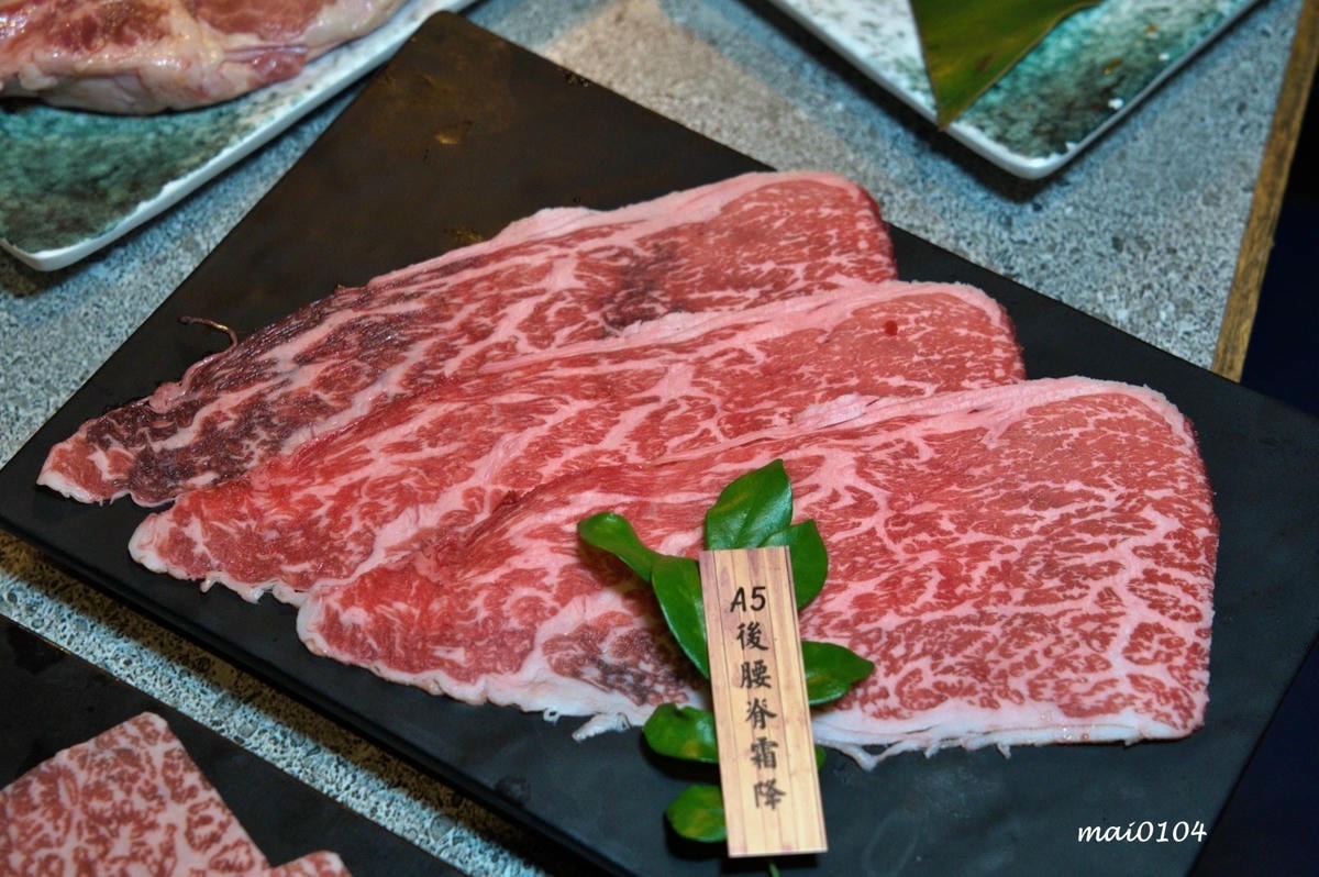 桃園燒肉吃到飽｜鬥佐碳火燒肉職人桃園店～日本A5和牛、鮭魚菲