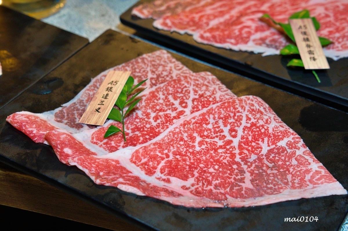桃園燒肉吃到飽｜鬥佐碳火燒肉職人桃園店～日本A5和牛、鮭魚菲