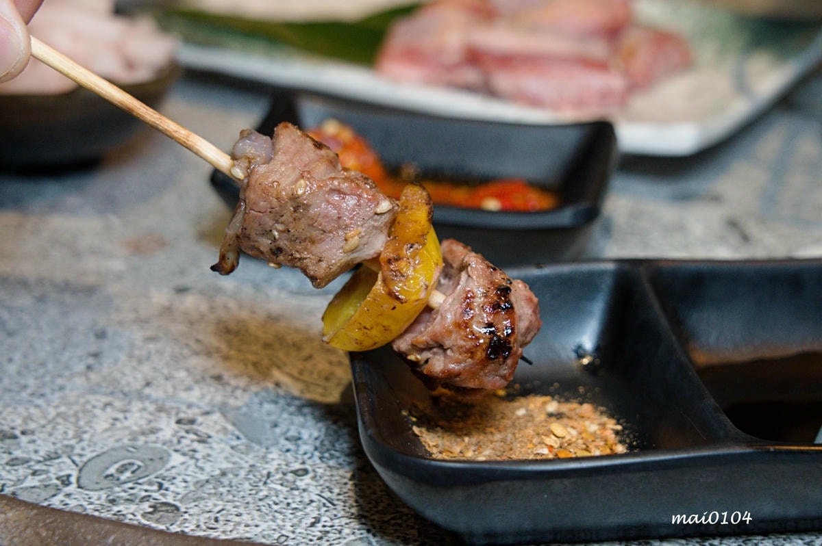 桃園燒肉吃到飽｜鬥佐碳火燒肉職人桃園店～日本A5和牛、鮭魚菲