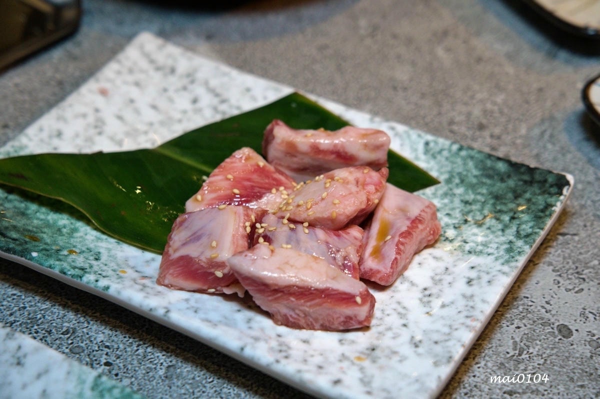 桃園燒肉吃到飽｜鬥佐碳火燒肉職人桃園店～日本A5和牛、鮭魚菲