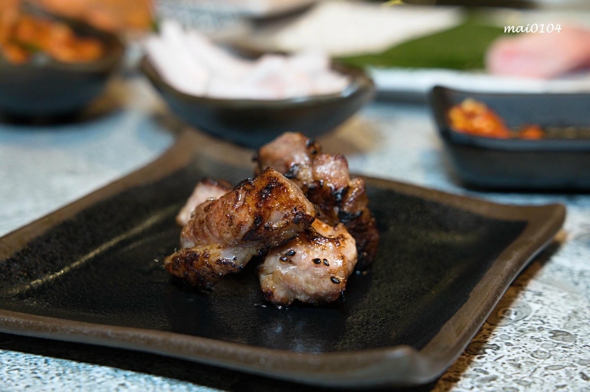 桃園燒肉吃到飽｜鬥佐碳火燒肉職人桃園店～日本A5和牛、鮭魚菲