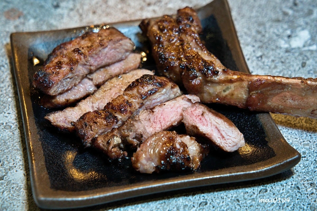 桃園燒肉吃到飽｜鬥佐碳火燒肉職人桃園店～日本A5和牛、鮭魚菲