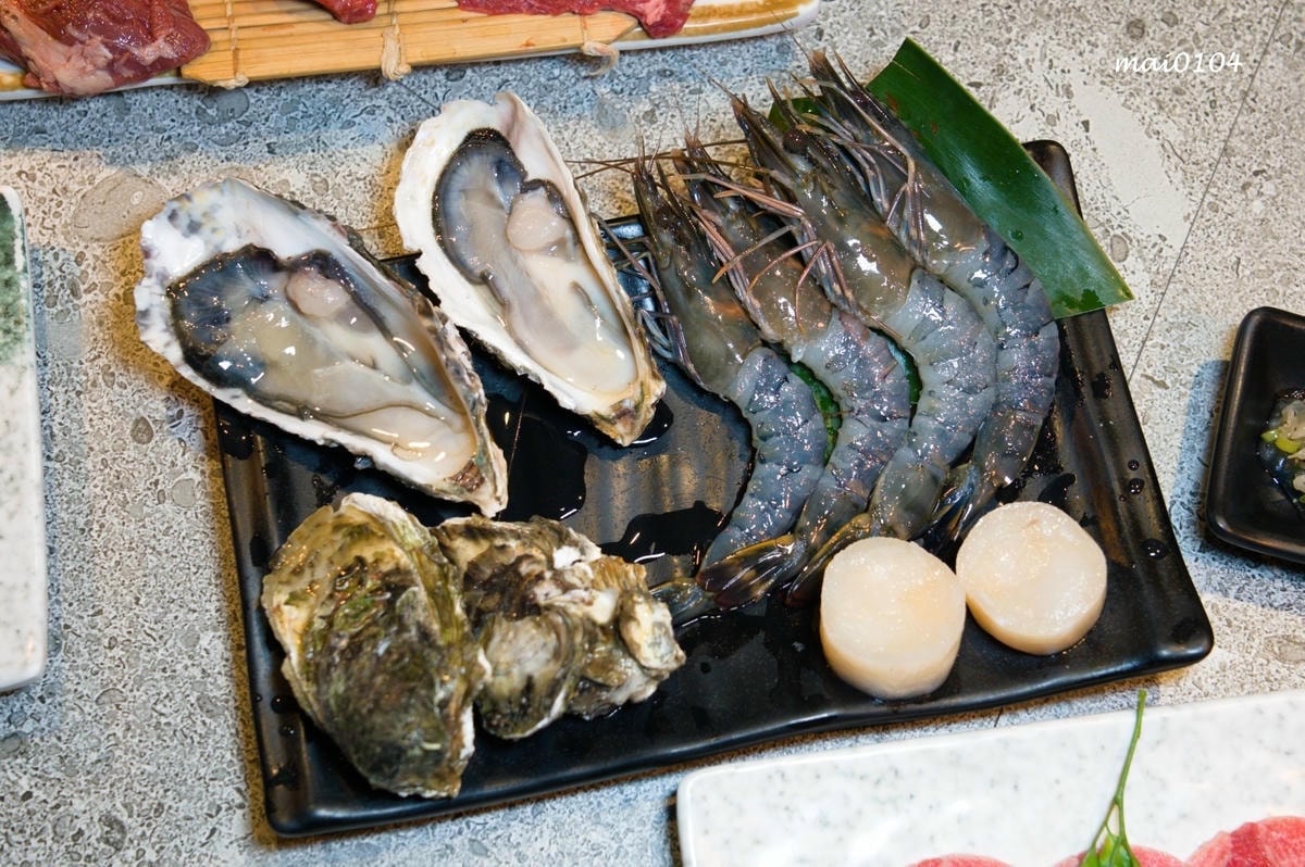 桃園燒肉吃到飽｜鬥佐碳火燒肉職人桃園店～日本A5和牛、鮭魚菲
