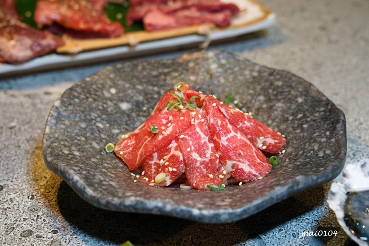 桃園燒肉吃到飽｜鬥佐碳火燒肉職人桃園店～日本A5和牛、鮭魚菲