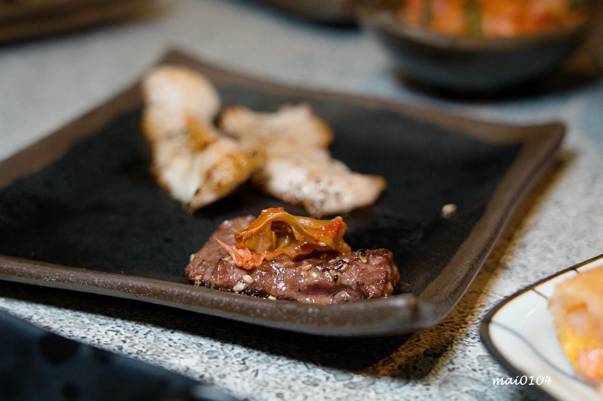 桃園燒肉吃到飽｜鬥佐碳火燒肉職人桃園店～日本A5和牛、鮭魚菲