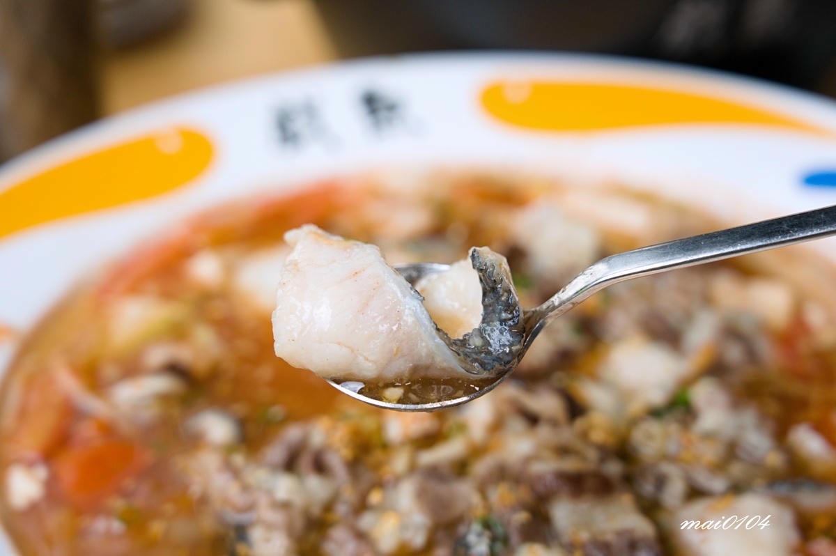 戲魚酸菜魚～可以喝的酸菜魚！選用高規格烏鱧魚，淋上白飯超下飯
