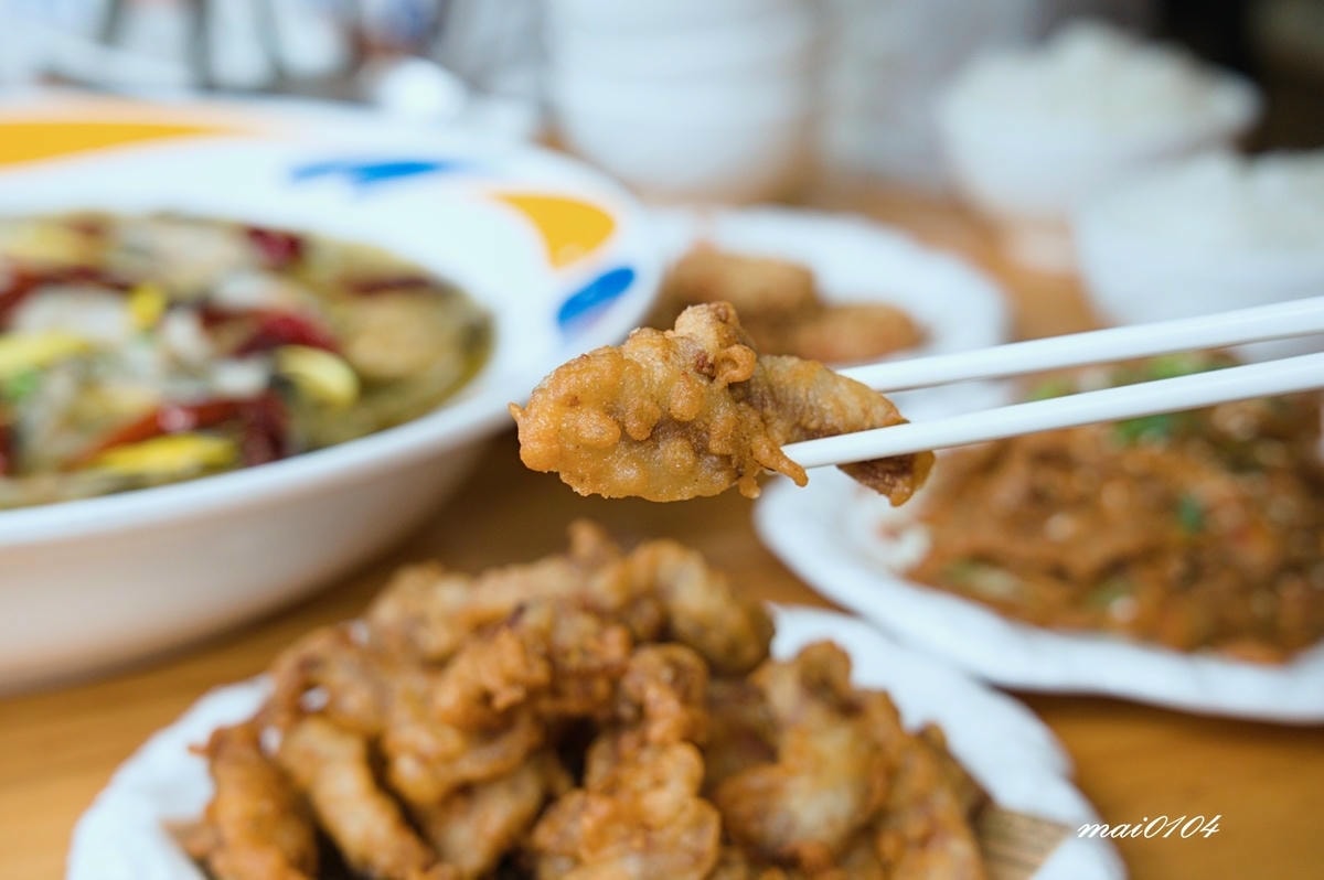 戲魚酸菜魚～可以喝的酸菜魚！選用高規格烏鱧魚，淋上白飯超下飯